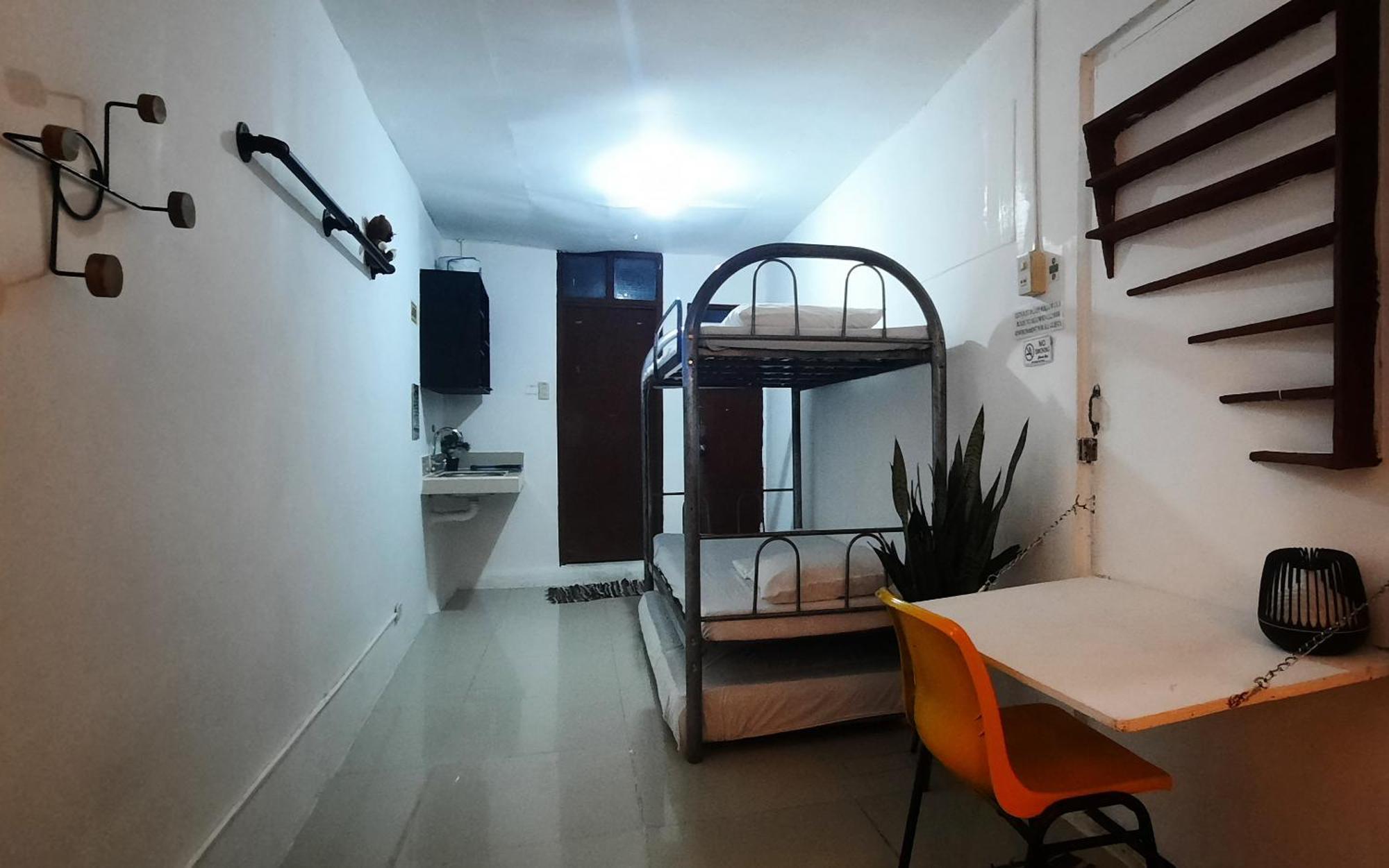 L1 Staycation In Quezon 1 And 2 Br