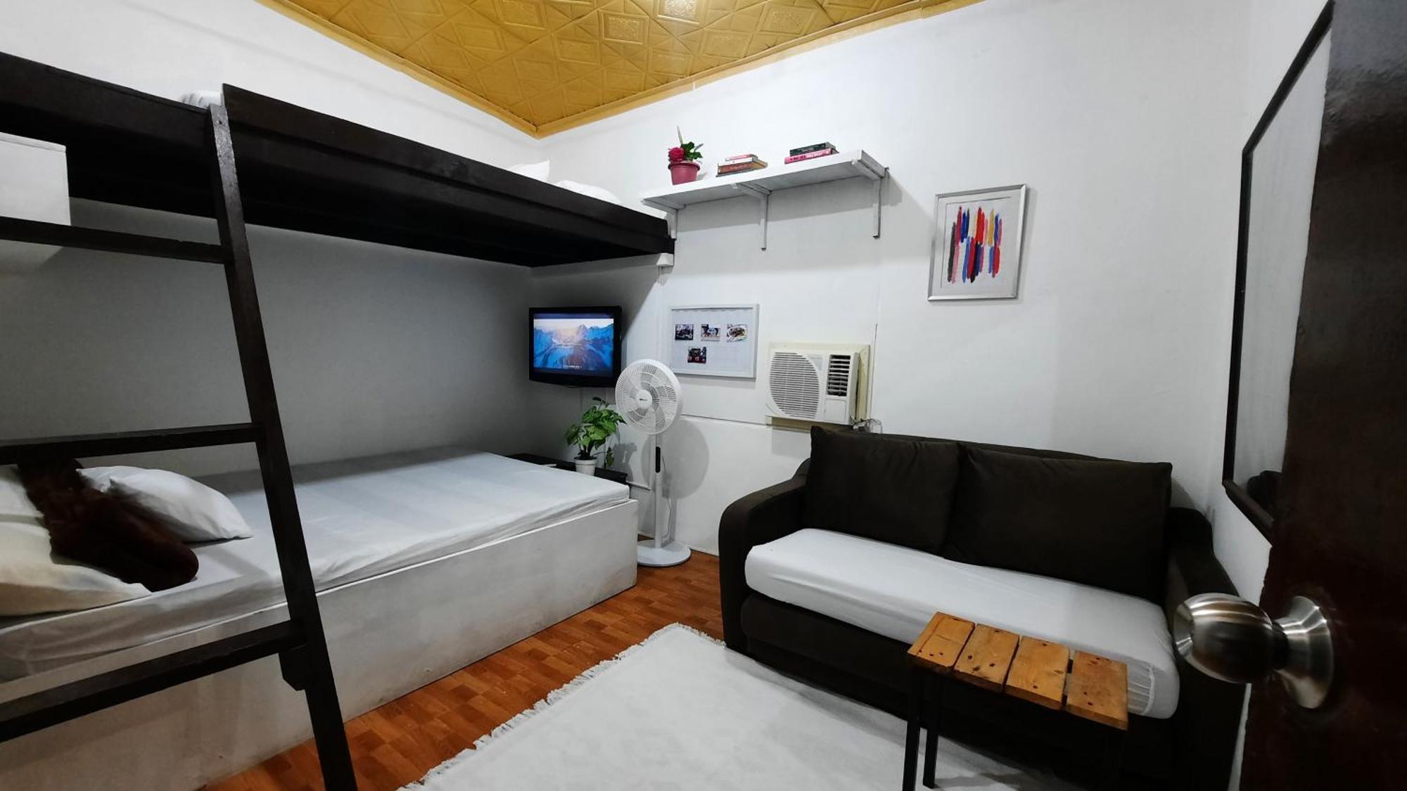 L1 Staycation In Quezon 1 And 2 Br Homestay *